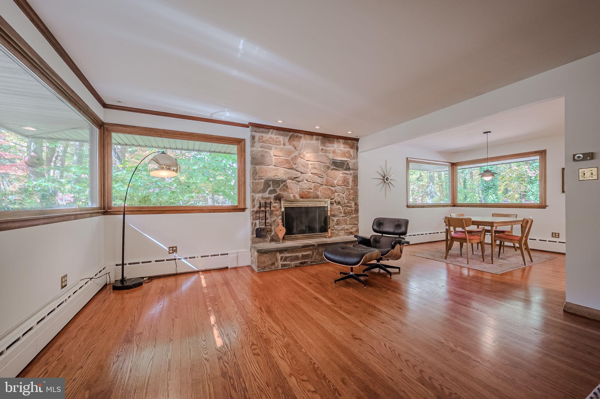 1805 Silverside Road Wilmington, DE 19810 - Photo 9 of 46 Living room/fireplace/corner windown