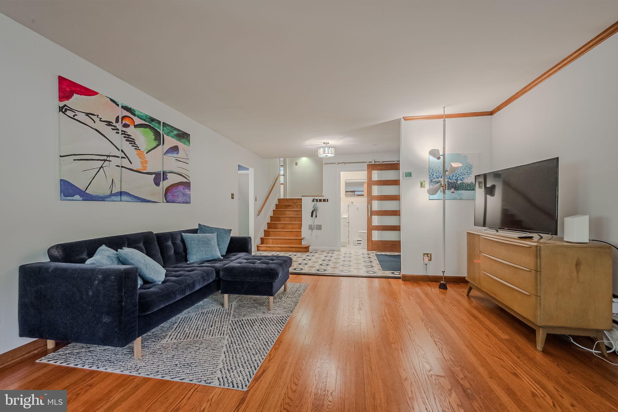 1805 Silverside Road Wilmington, DE 19810 - Photo 10 of 46 Living room/half bath