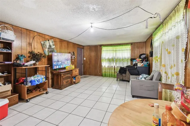 $470,000 | 1805 East 139th Avenue, Unit 1, Tampa, FL 33613