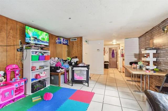 $470,000 | 1805 East 139th Avenue, Unit 1, Tampa, FL 33613