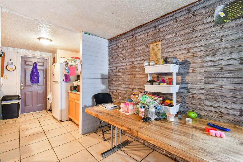 1805 East 139th Avenue, Unit 1 Tampa, FL 33613 - Photo 8 of 44