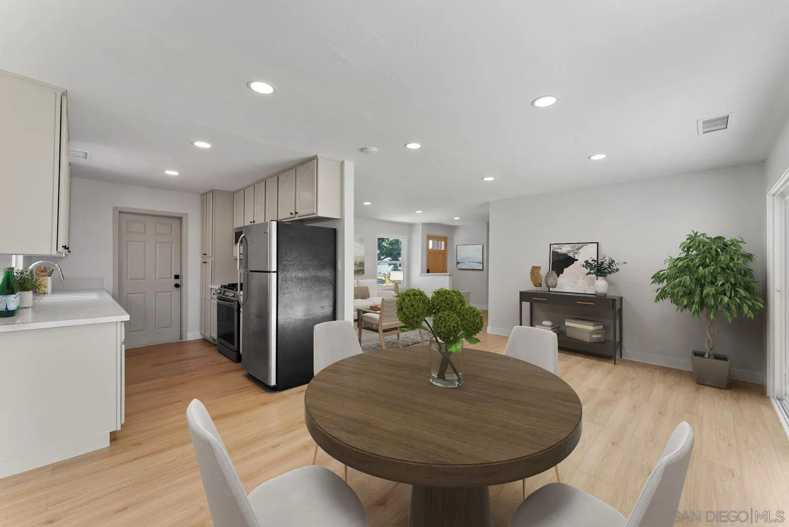 526 Osage Street Spring Valley, CA 91977 - Photo 7 of 20 Gallery Image 7