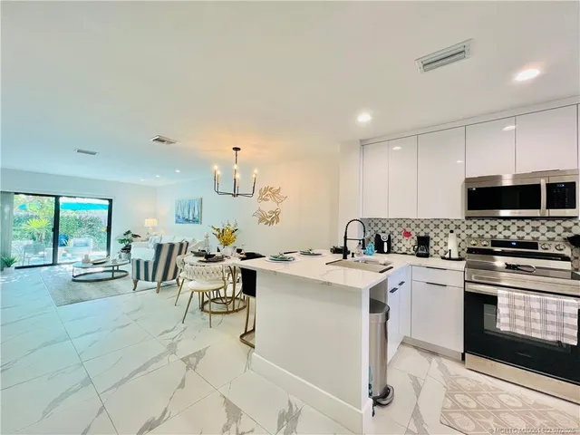 $3,000 | 4225 North Hwy A1A, Unit 20, Fort Pierce, FL 34949