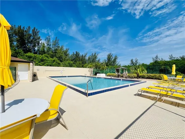 $3,000 | 4225 North Hwy A1A, Unit 20, Fort Pierce, FL 34949