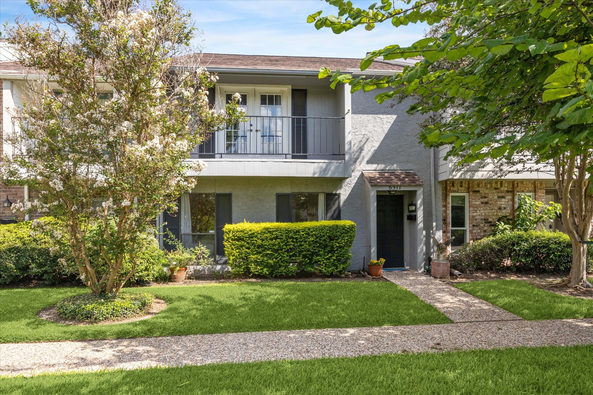 6517 Wanda Lane Houston, TX 77074 - Photo 1 of 29 Welcome to 6517 Wanda - a SPACIOUS 3 bedroom / 2 1/2 bath home located in one of the best spots in the Fondren Townhome community!
