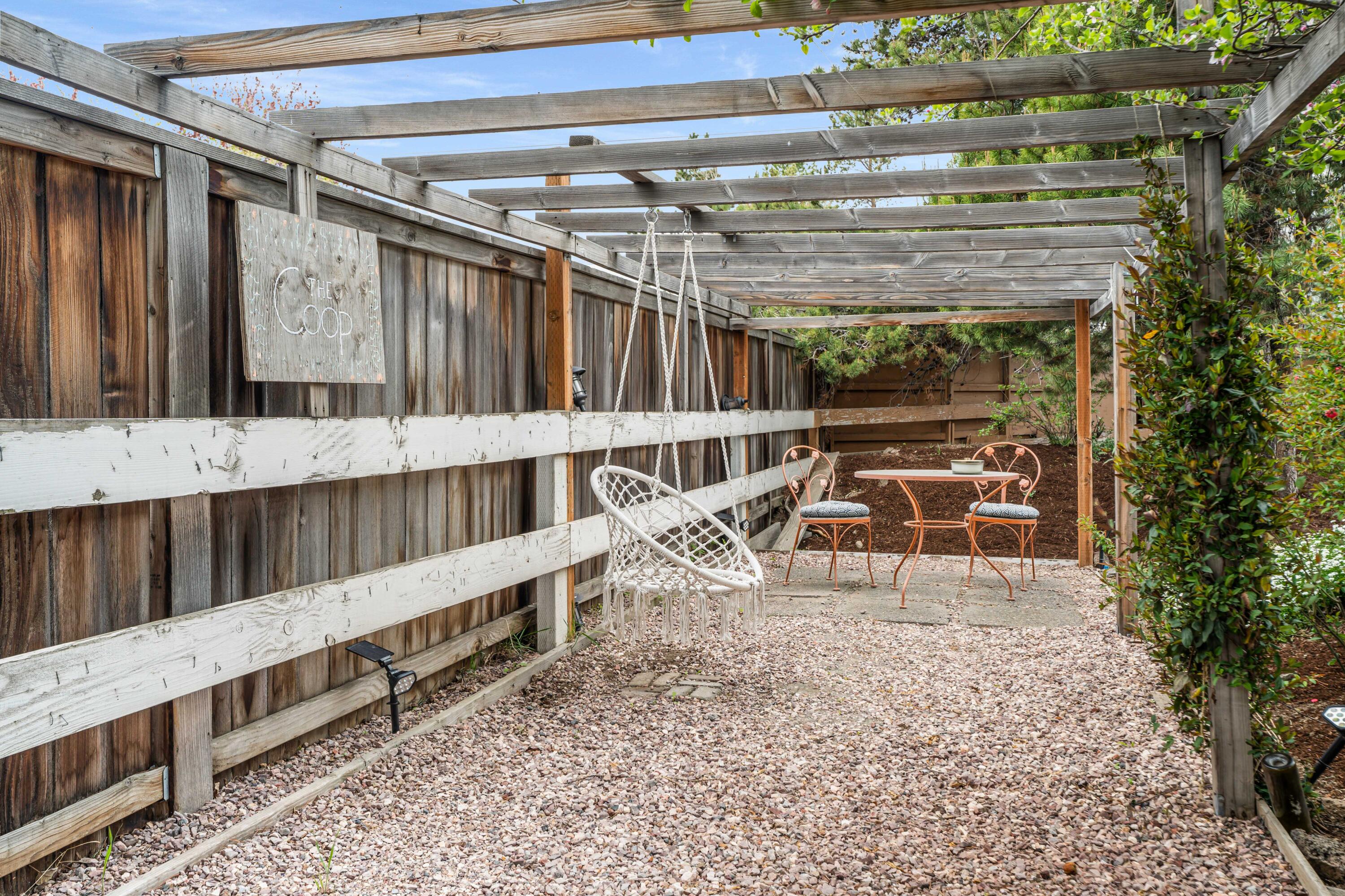 61930 Pettigrew Road Bend, OR 97702 - Photo 36 of 48 25-Exterior