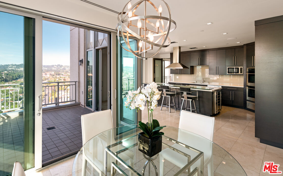 10727 Wilshire Boulevard, Unit PH2 Los Angeles, CA 90024 - Photo 12 of 43