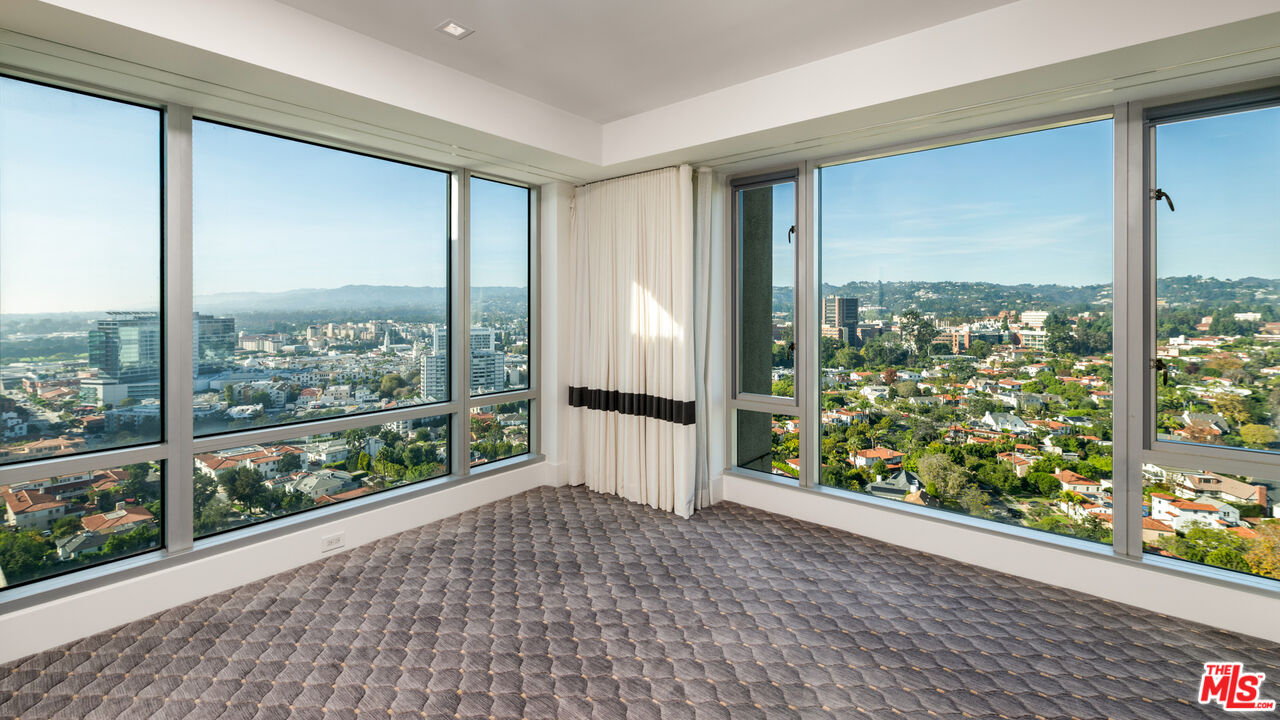 10727 Wilshire Boulevard, Unit PH2 Los Angeles, CA 90024 - Photo 23 of 43