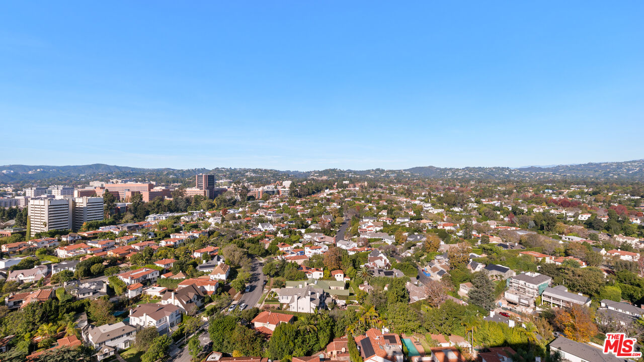 10727 Wilshire Boulevard, Unit PH2 Los Angeles, CA 90024 - Photo 34 of 43