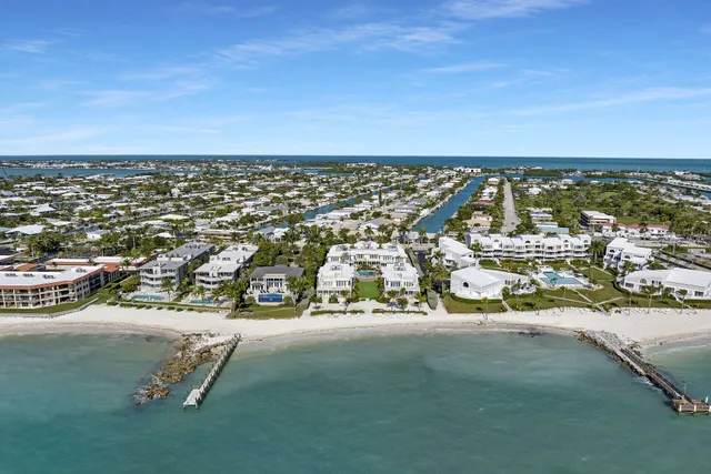 $1,750,000 | 821 West Ocean Drive, Unit 3, Key Colony Beach, FL 33051