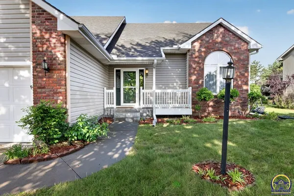 $350,000 | 2217 Southwest Pondview Drive, Topeka, KS 66614