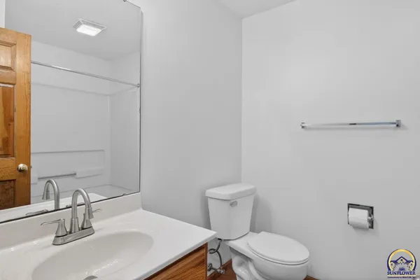 $350,000 | 2217 Southwest Pondview Drive, Topeka, KS 66614
