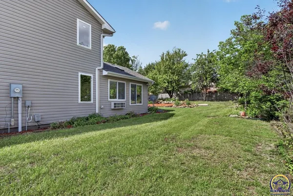 $350,000 | 2217 Southwest Pondview Drive, Topeka, KS 66614