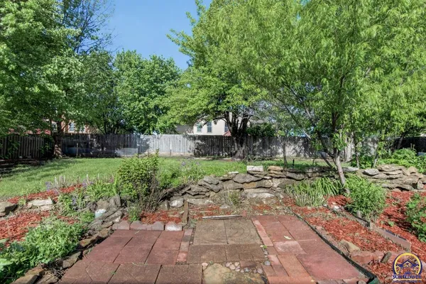 $350,000 | 2217 Southwest Pondview Drive, Topeka, KS 66614