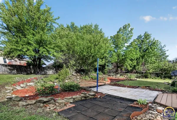 $350,000 | 2217 Southwest Pondview Drive, Topeka, KS 66614