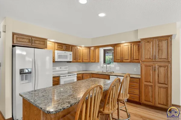 $350,000 | 2217 Southwest Pondview Drive, Topeka, KS 66614
