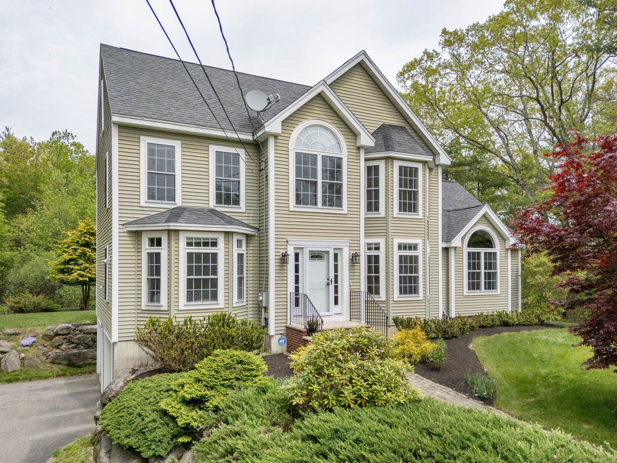 212 Oak Hill Road Barrington, NH 03825 - Photo 2 of 55