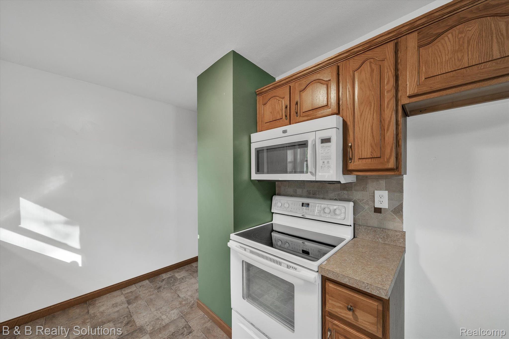 841 Barnes Lake Road Columbiaville, MI 48421 - Photo 22 of 62 Gallery Image 22