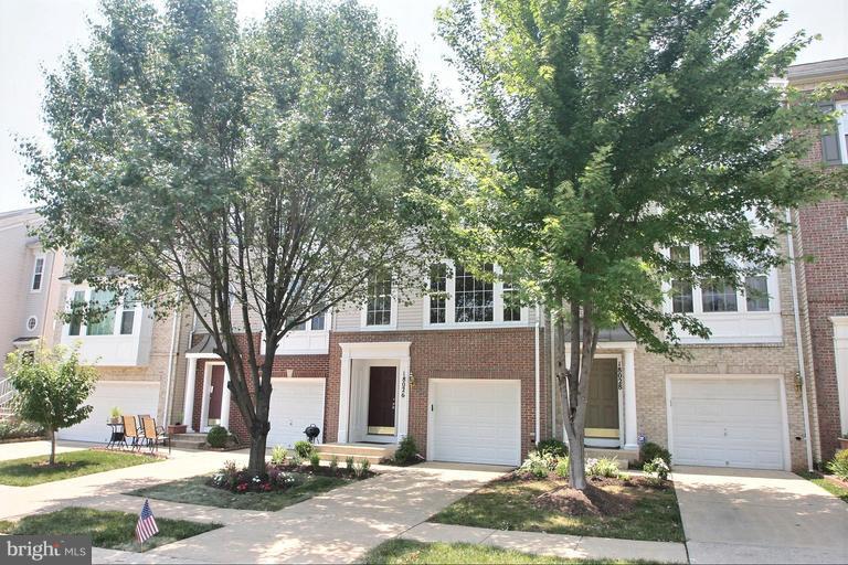 18026 Rockingham Place Germantown, MD 20874 - Photo 1 of 1 Front view 2