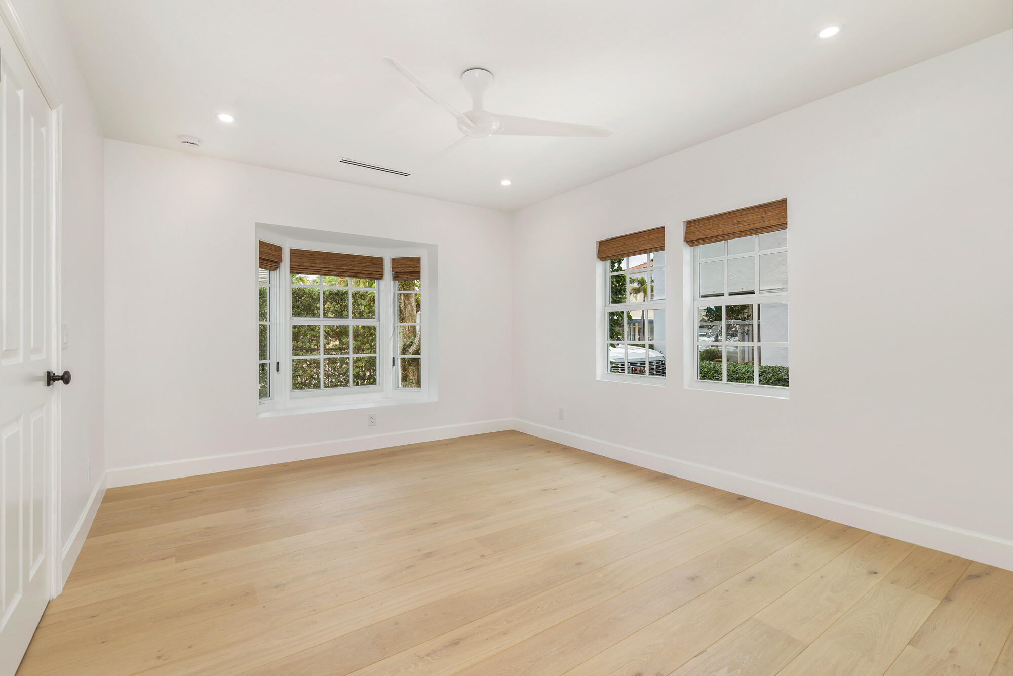 222 South County Road Palm Beach, FL 33480 - Photo 16 of 21 an empty room with windows
