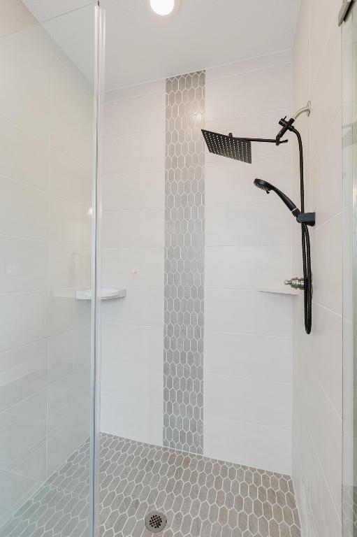 1104 Lickety Lane Georgetown, TX 78633 - Photo 20 of 40 a bathroom with a shower