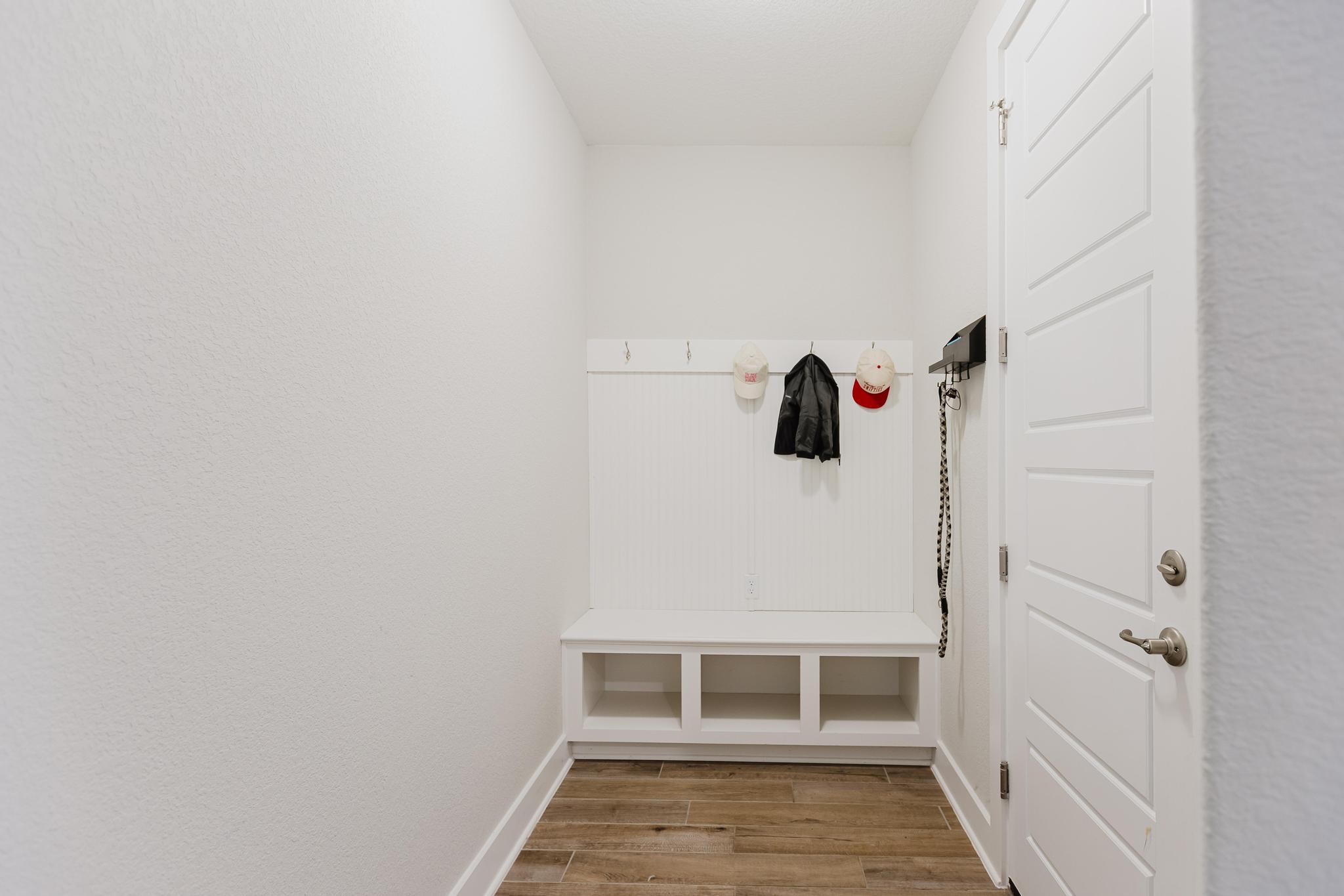 1104 Lickety Lane Georgetown, TX 78633 - Photo 22 of 40 a view of a hallway