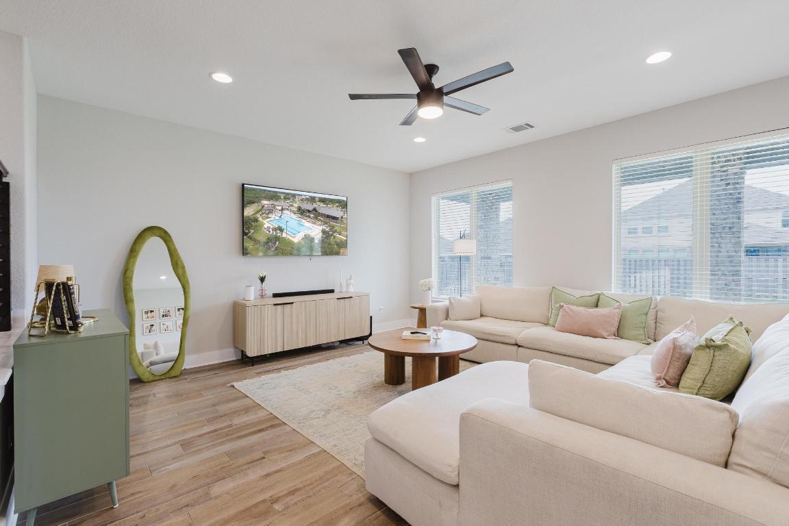 1104 Lickety Lane Georgetown, TX 78633 - Photo 4 of 40 a living room with furniture and a large window