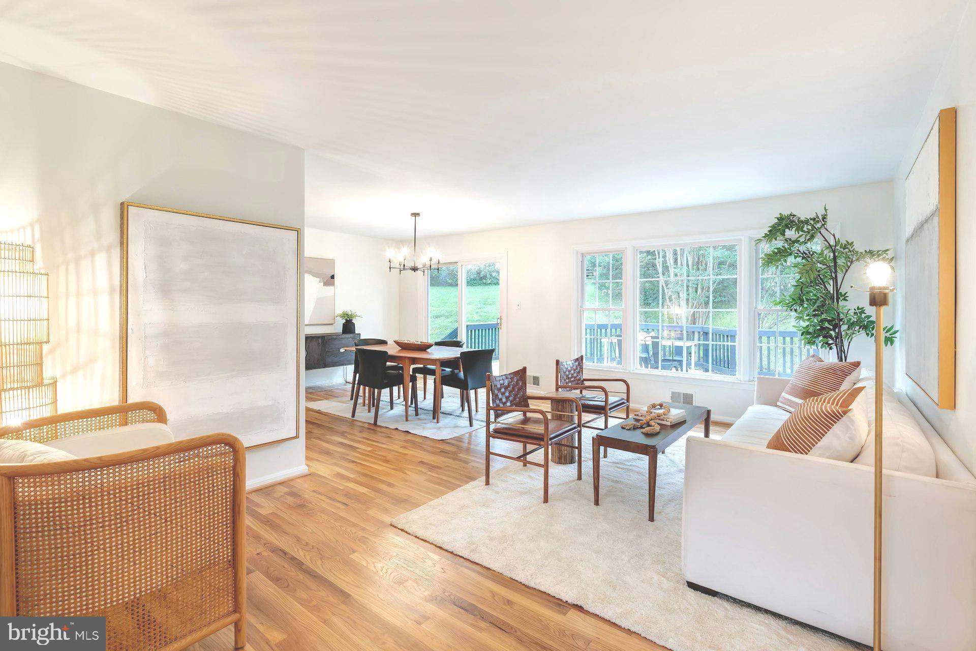 6310 Rockwell Road Burke, VA 22015 - Photo 4 of 26 Inviting Living Room