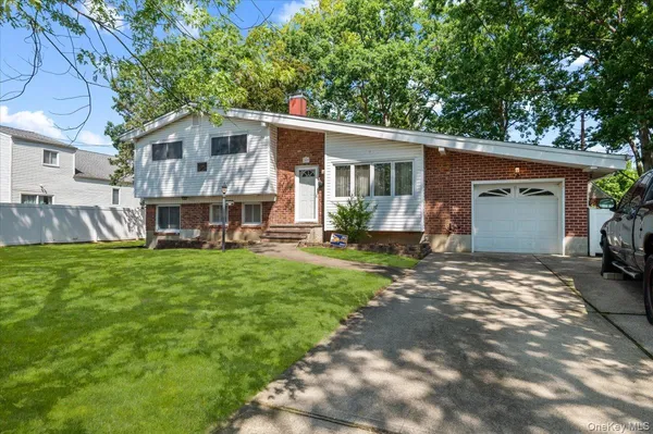 $689,999 | 369 Central Avenue, Deer Park, NY 11729