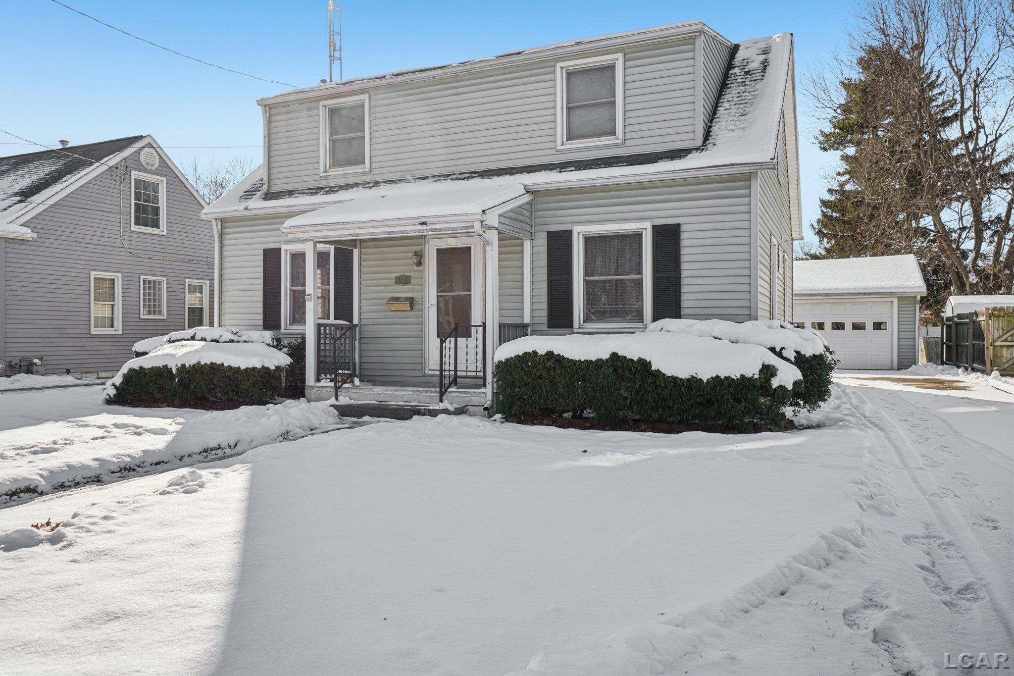 547 Riverside Avenue Adrian, MI 49221 - Photo 2 of 30 50195652-f79d60d0-c762-493f-82d6-75e0d1599cb9.JPG