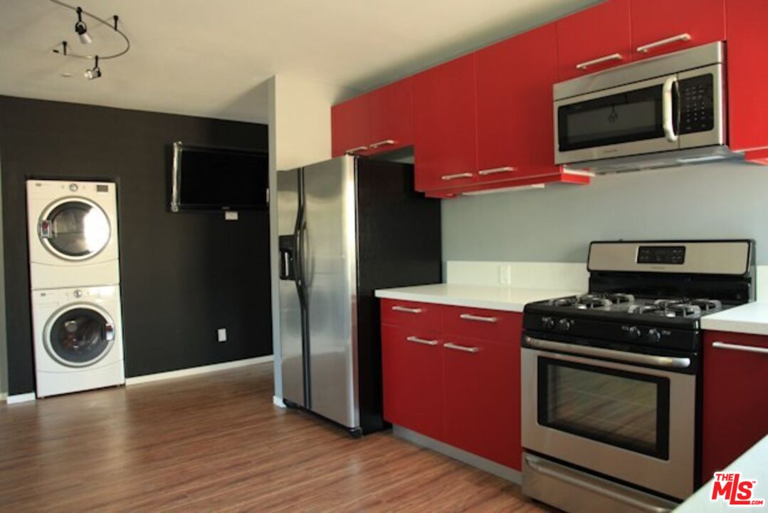 2711 Orchard Avenue, Unit 2711 1 Los Angeles, CA 90007 - Photo 5 of 5
