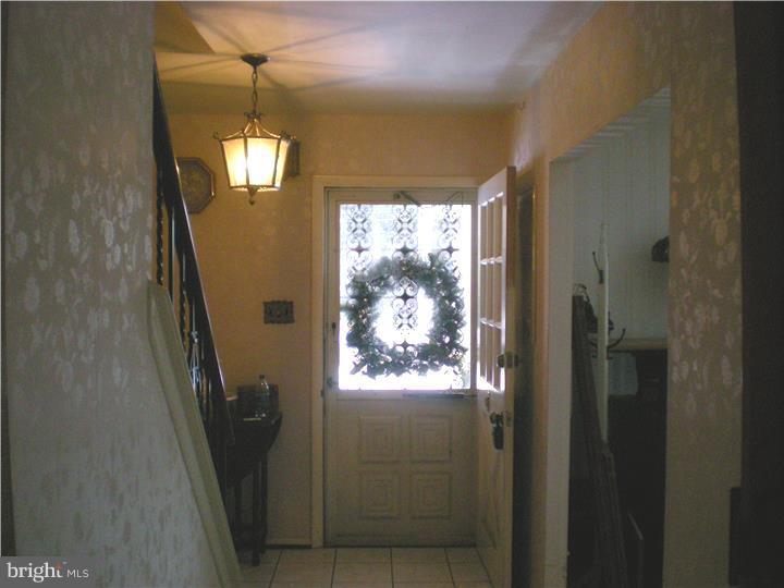 930 South Valley Forge Road Lansdale, PA 19446 - Photo 8 of 19 Foyer