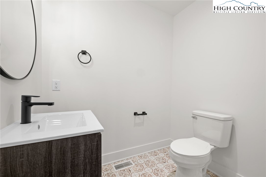 764 Golden Ridge Road Blowing Rock, NC 28605 - Photo 11 of 30 Gallery Image 11