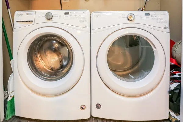 a close up view of washer and dryer