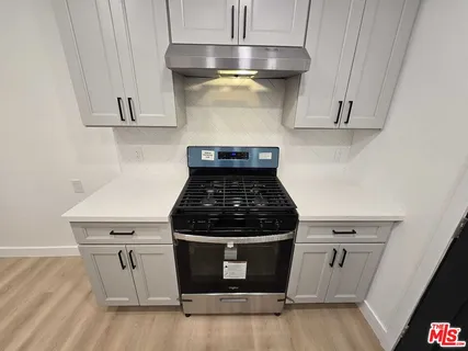 $1,324,900 | 16124 San Fernando Mission Boulevard, Granada Hills, CA 91344