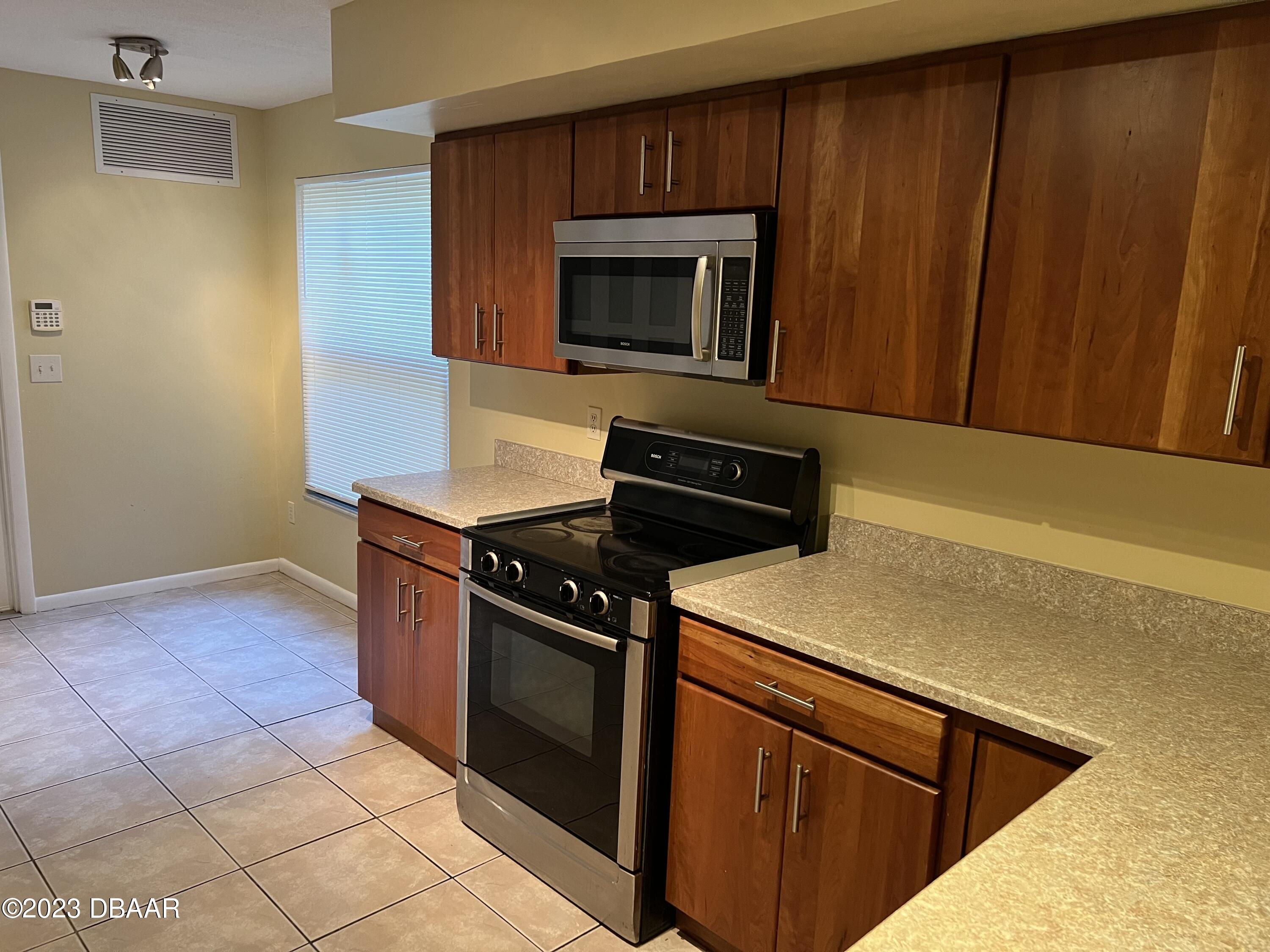 3 Tomahawk Trail Ormond Beach, FL 32174 - Photo 4 of 16 IMG_2158