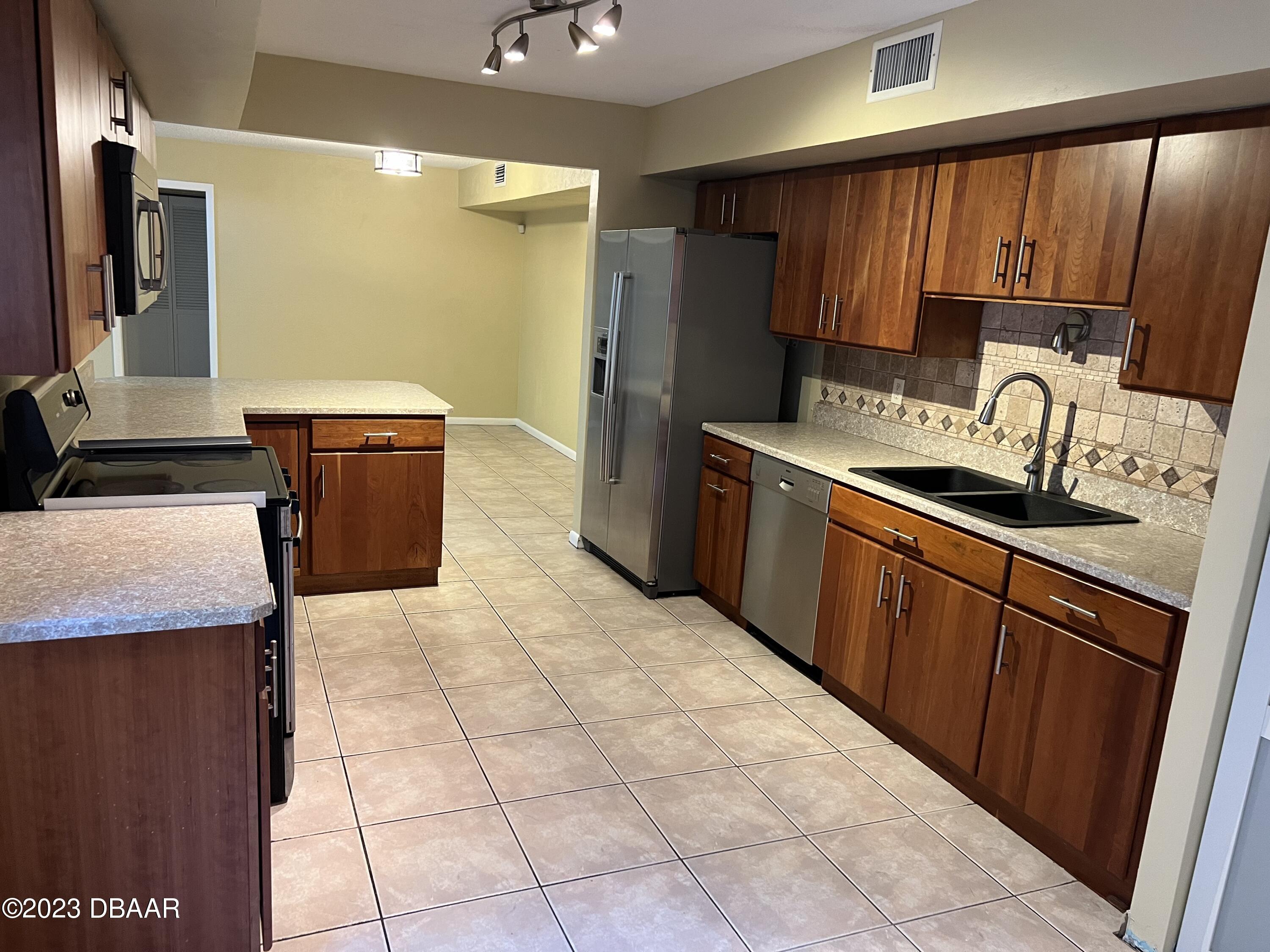 3 Tomahawk Trail Ormond Beach, FL 32174 - Photo 5 of 16 IMG_2159