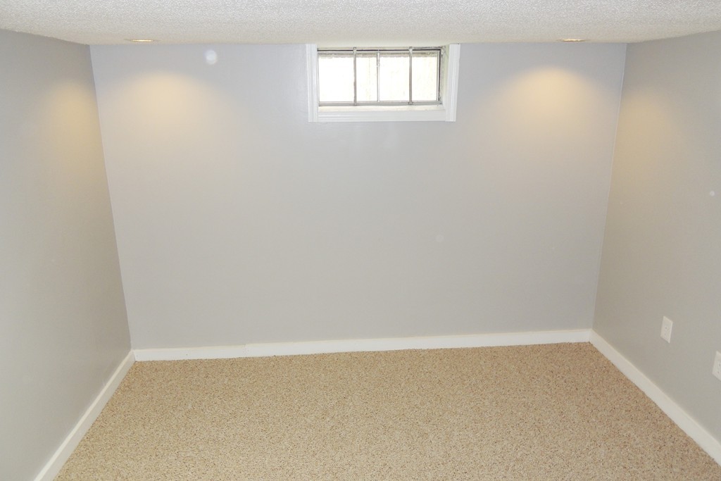 55 Linnell Street Springfield, MA 01104 - Photo 20 of 29 Gallery Image 20