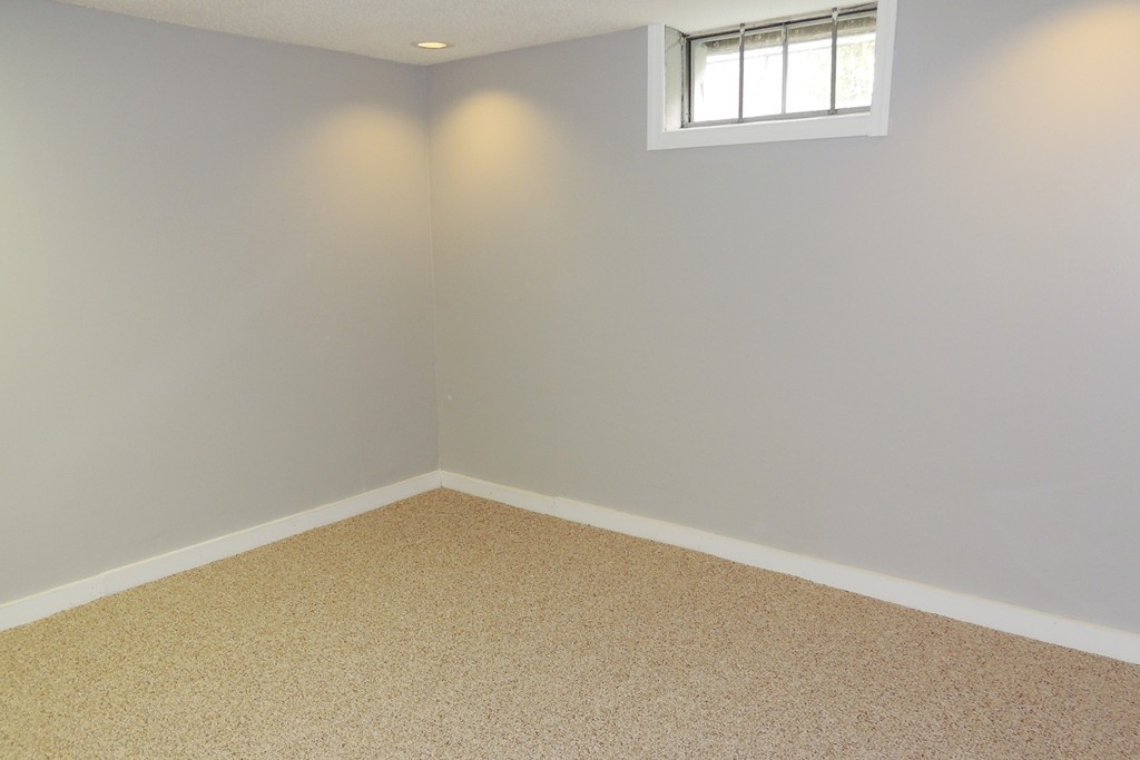 55 Linnell Street Springfield, MA 01104 - Photo 21 of 29 Gallery Image 21