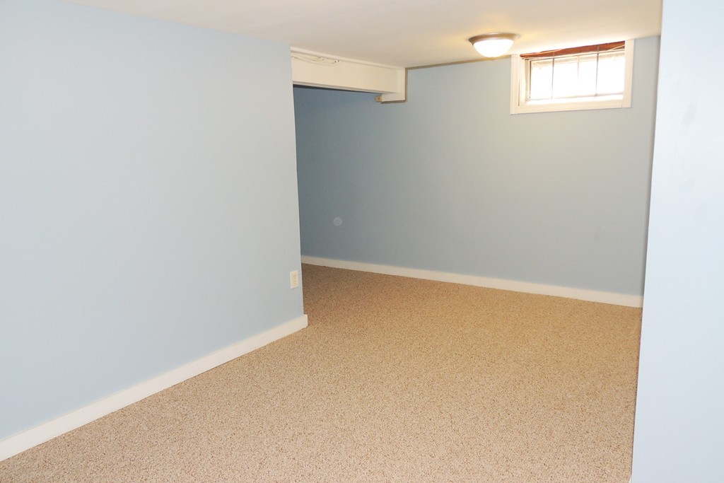 55 Linnell Street Springfield, MA 01104 - Photo 22 of 29 Gallery Image 22