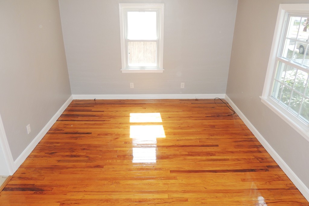 55 Linnell Street Springfield, MA 01104 - Photo 3 of 29 Gallery Image 3