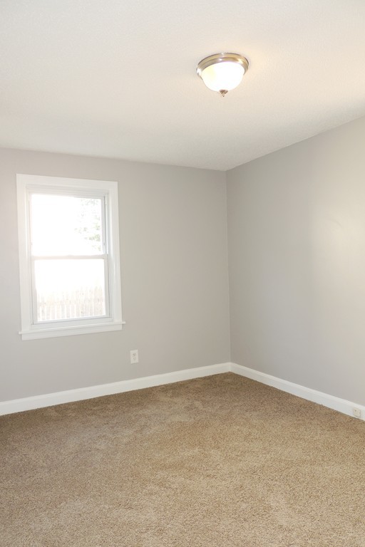 55 Linnell Street Springfield, MA 01104 - Photo 8 of 29 Gallery Image 8