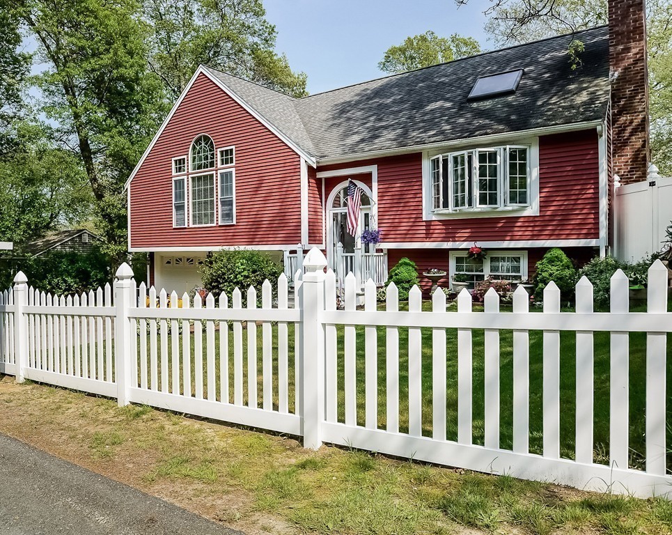 11 Fox Run Road Bourne, MA 02562 - Photo 4 of 23 Gallery Image 4