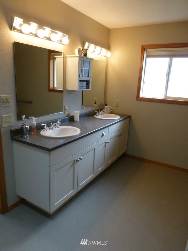 828 Racine Street Bellingham, WA 98229 - Photo 12 of 25 Gallery Image 12