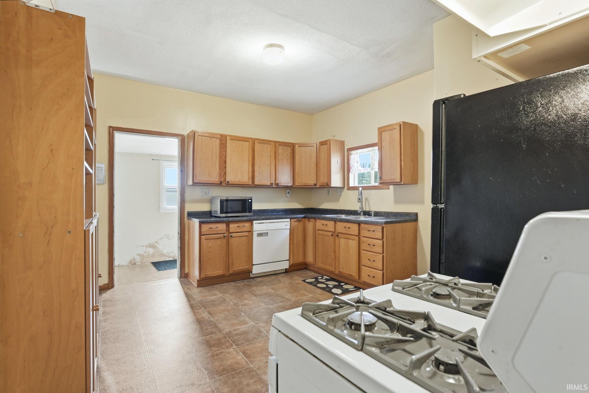 705 Drover Street Huntington, IN 46750 - Photo 22 of 37