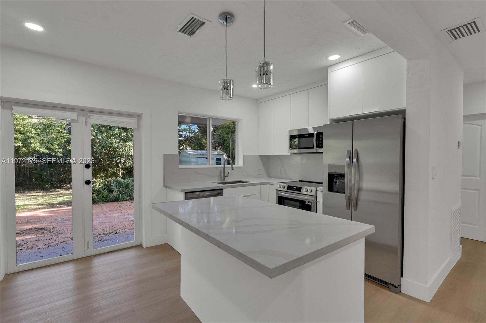 5111 Southwest 73rd Terrace Miami, FL 33143 - Photo 10 of 31