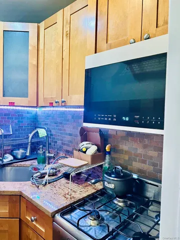 $3,150 | 240 East 35th Street, Unit 11F | Murray Hill