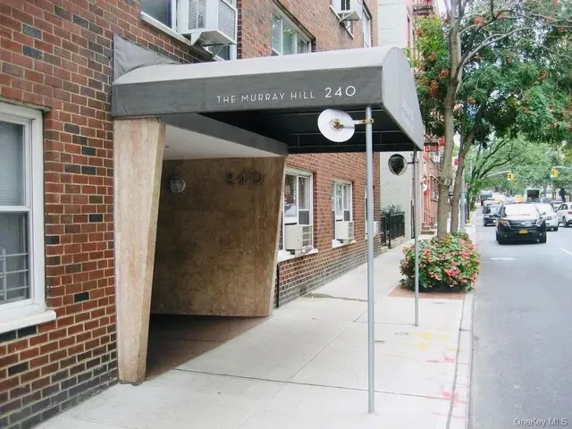$3,150 | 240 East 35th Street, Unit 11F | Murray Hill