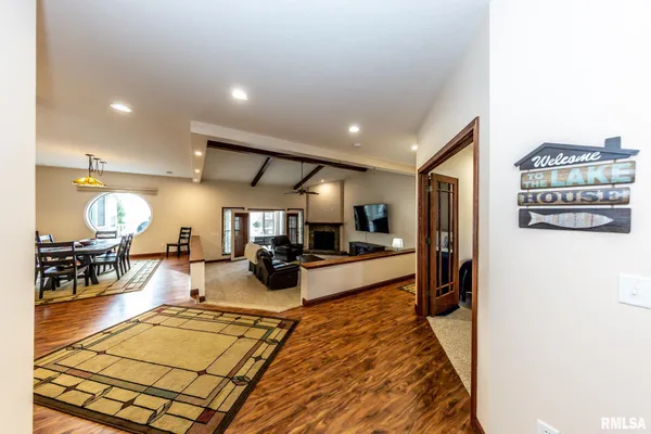 $1,375,000 | 430 Wagon Creek Loop, Creal Springs, IL 62922