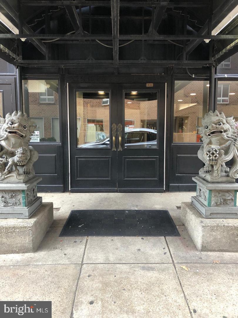 1010 Race Street, Unit 7B Philadelphia, PA 19107 - Photo 2 of 19 Front Entrance